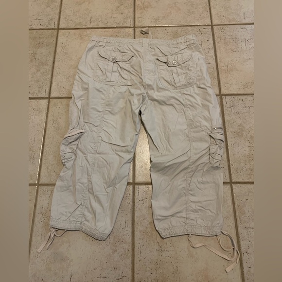 Jules + James Tan Cargo Capris - Women's Size 14 - Picture 5 of 7